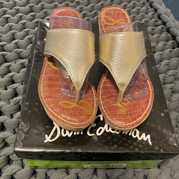 Sam Edelman Gold Sandal Cork Wedge - Picture 2 of 6